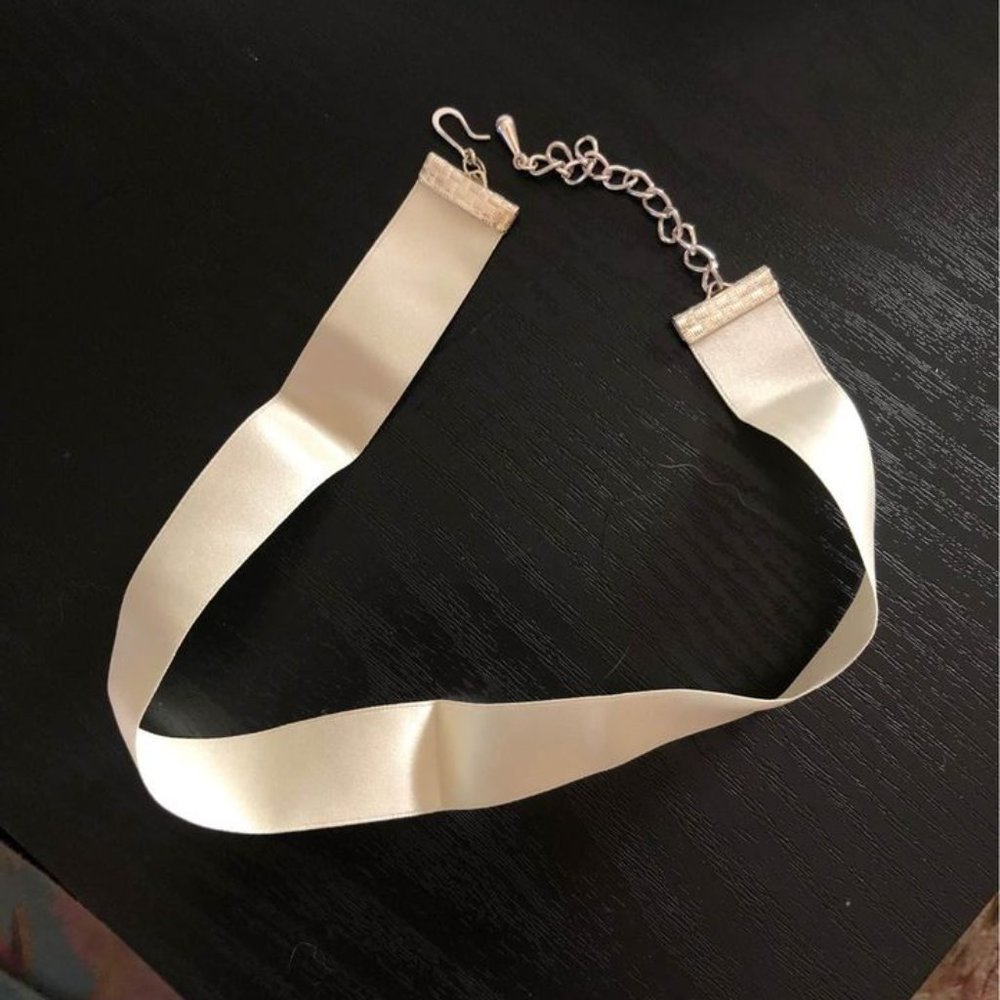 Cinderella Style Choker Necklace